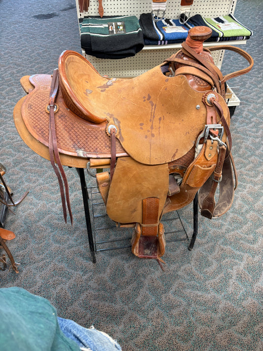Wade saddle 15” seat