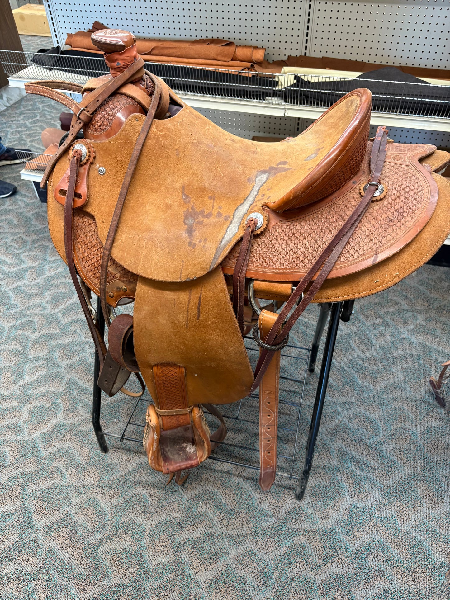 Wade saddle 15” seat